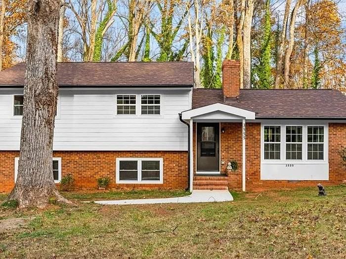 3555 Cherry Ln - Photo 3 of 33