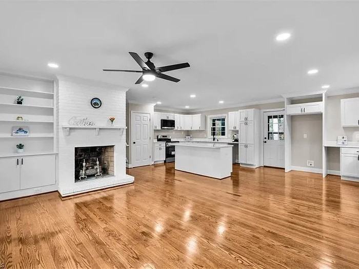 3555 Cherry Ln - Photo 5 of 33