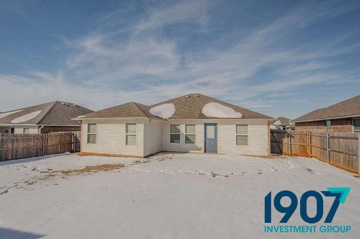 11008 Nw 98th St - Photo 5 of 27