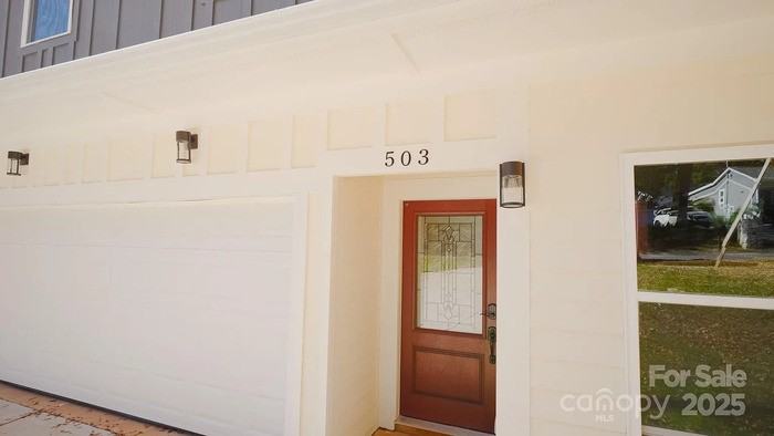 503 Granby Cir - Photo 2 of 24