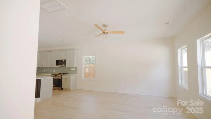 503 Granby Cir - Photo 4 of 24