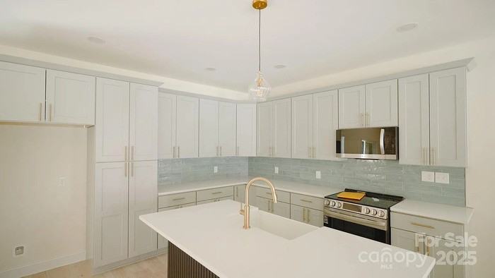 503 Granby Cir - Photo 6 of 24