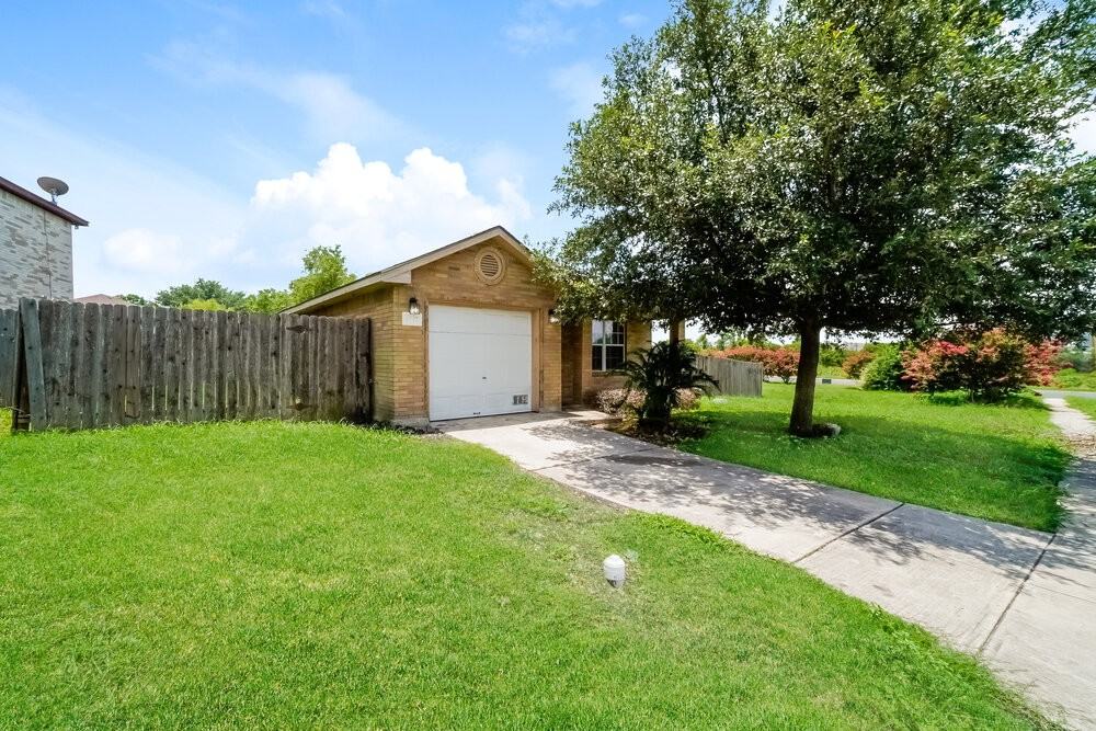 8007 Heights Vly - Photo 3 of 25