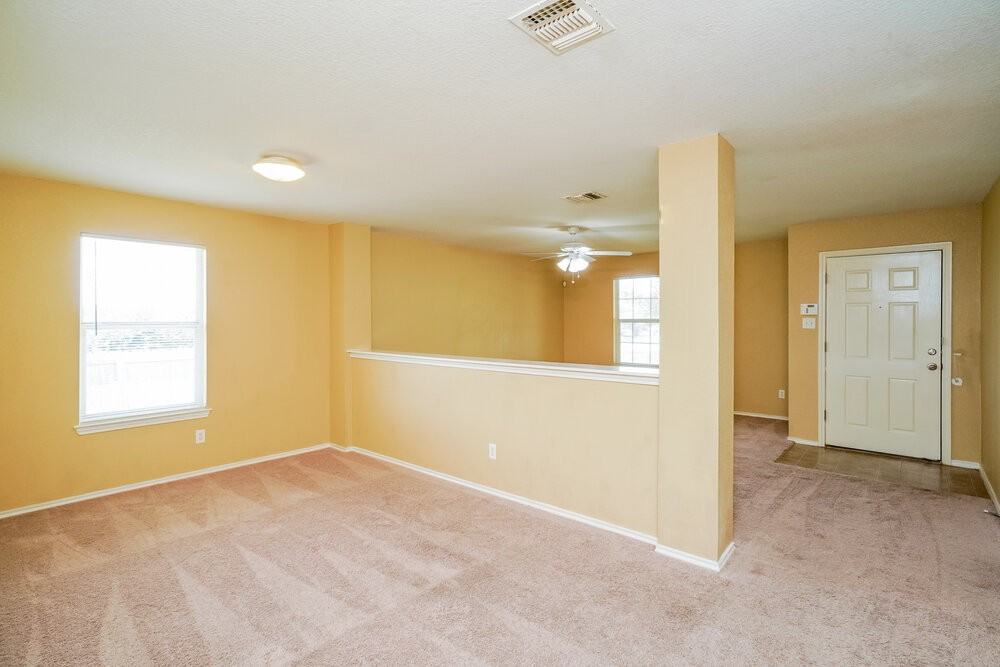 8007 Heights Vly - Photo 5 of 25