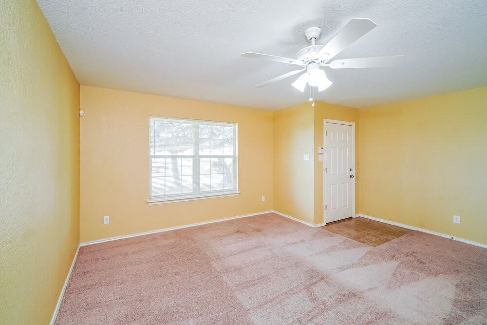 8007 Heights Vly - Photo 7 of 25