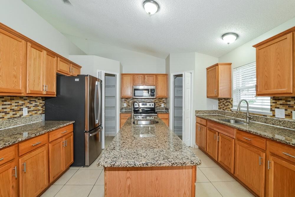 742 Paris Dr - Photo 7 of 16