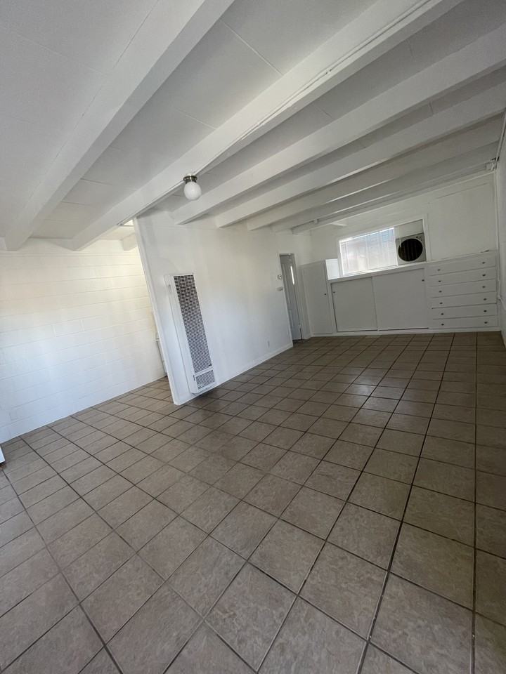 44536 1/2 Date Ave - Photo 3 of 6