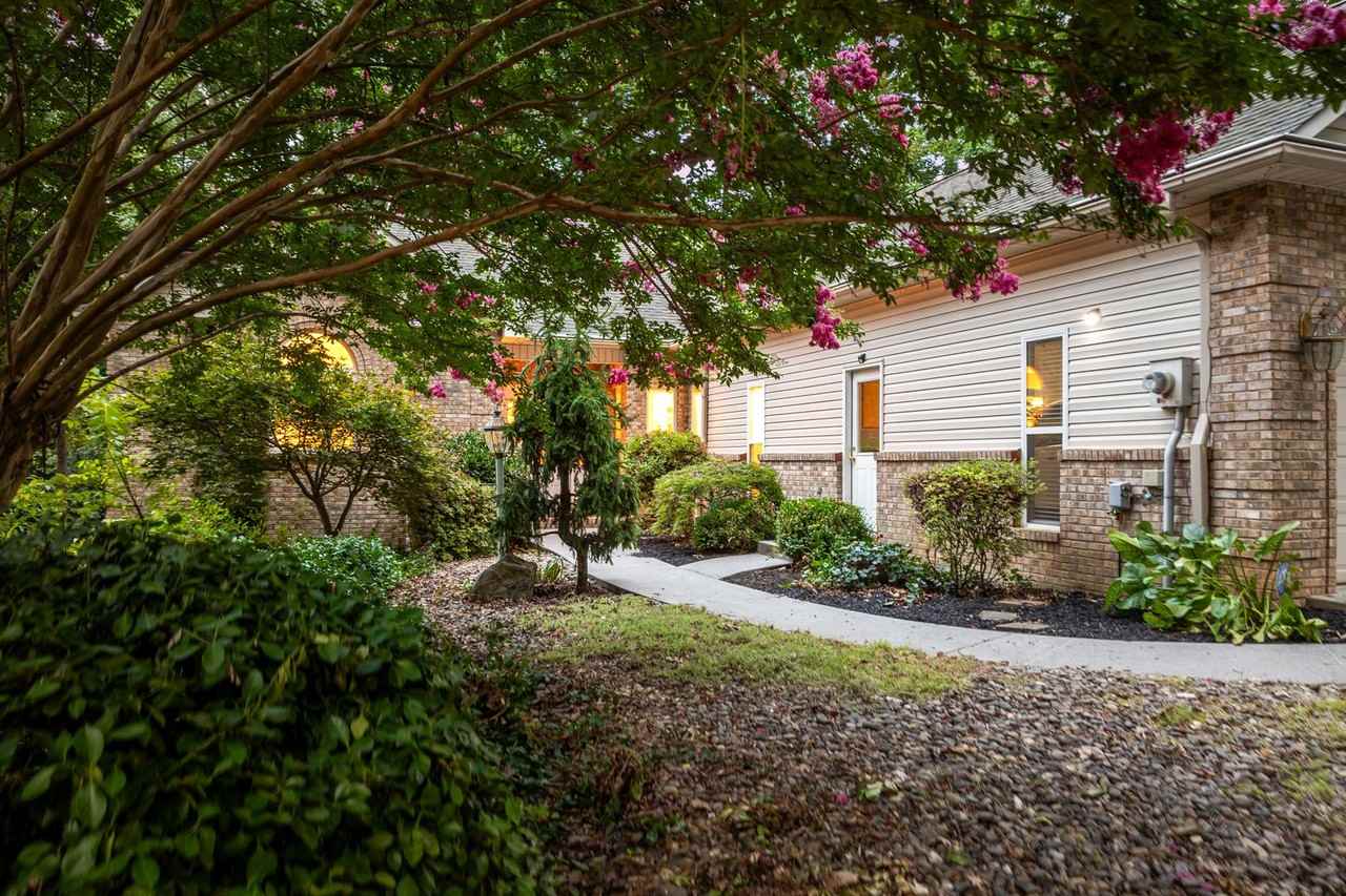 123 Inata Cir - Photo 3 of 40