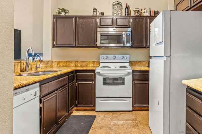 18656 Caminito Cantilena #1 - Photo 5 of 27