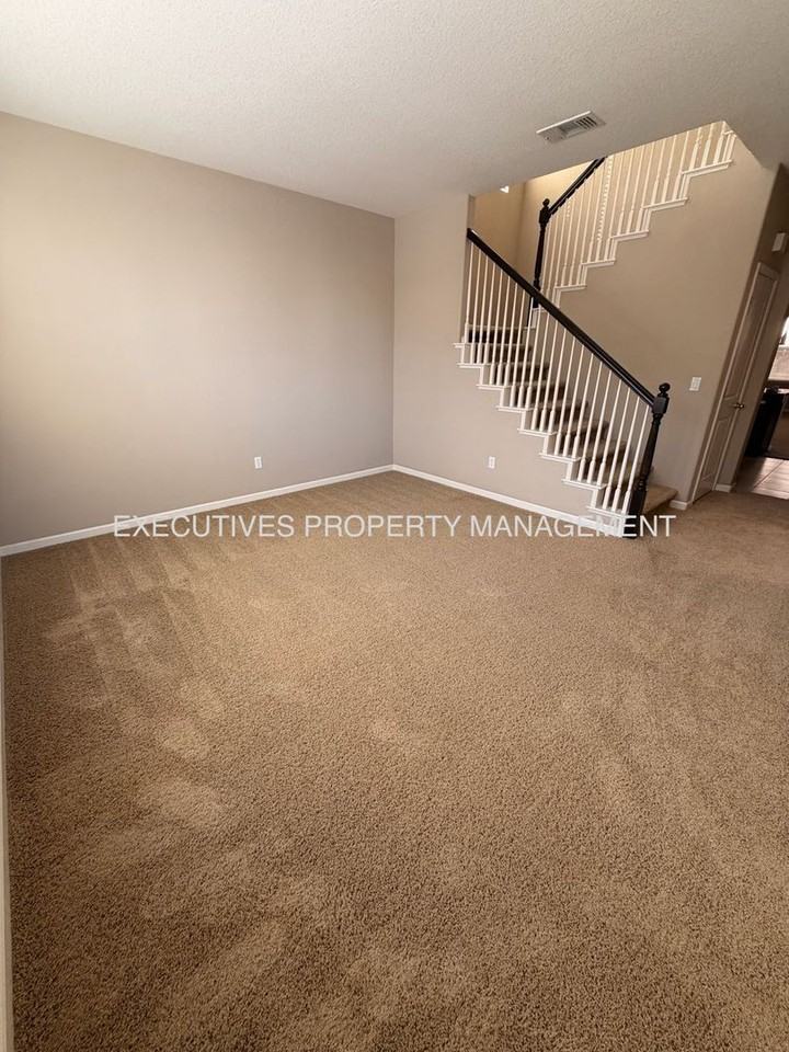 3895 Bethpage St - Photo 2 of 22