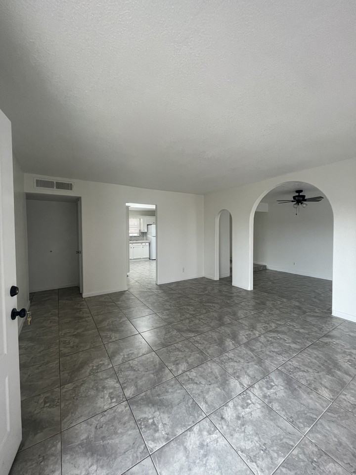 9825 Sidewinder St #1 - Photo 6 of 38