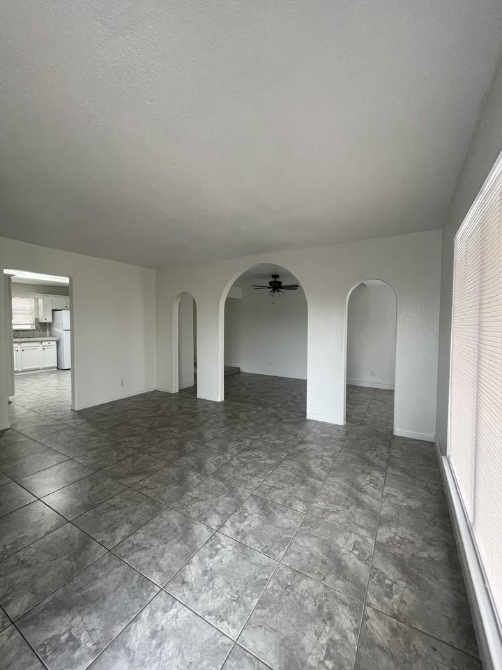 9825 Sidewinder St #1 - Photo 7 of 38