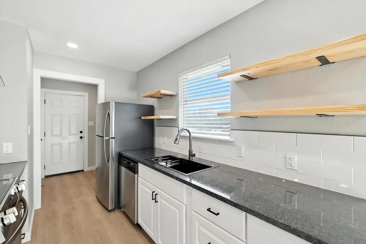 134 Meador Ln - Photo 3 of 17