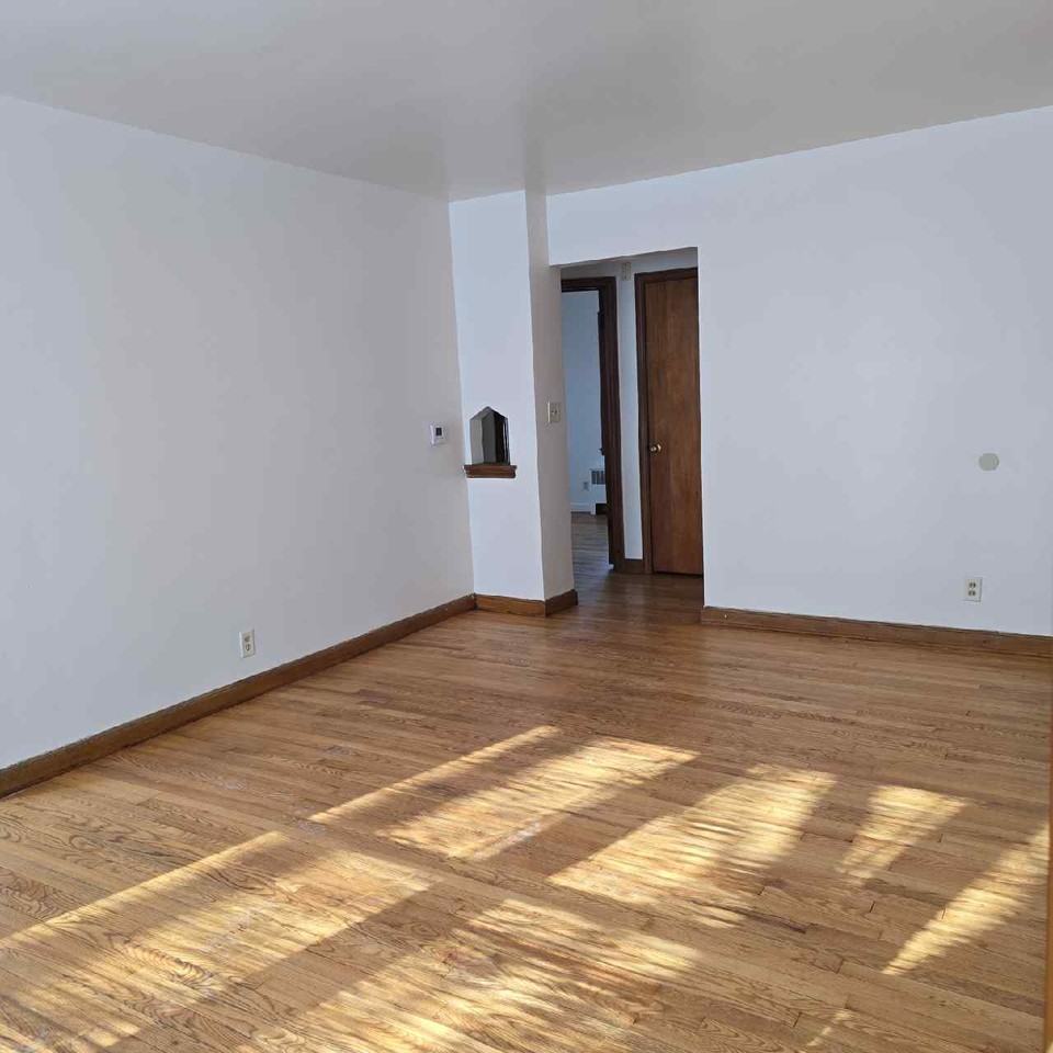 5012 W Oklahoma Ave #1 - Photo 3 of 17