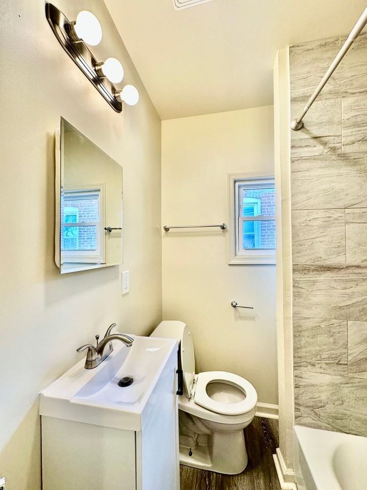 704 E End Ave - Photo 5 of 8