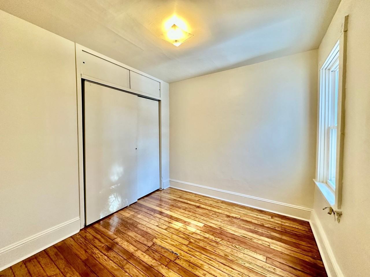 704 E End Ave - Photo 6 of 8