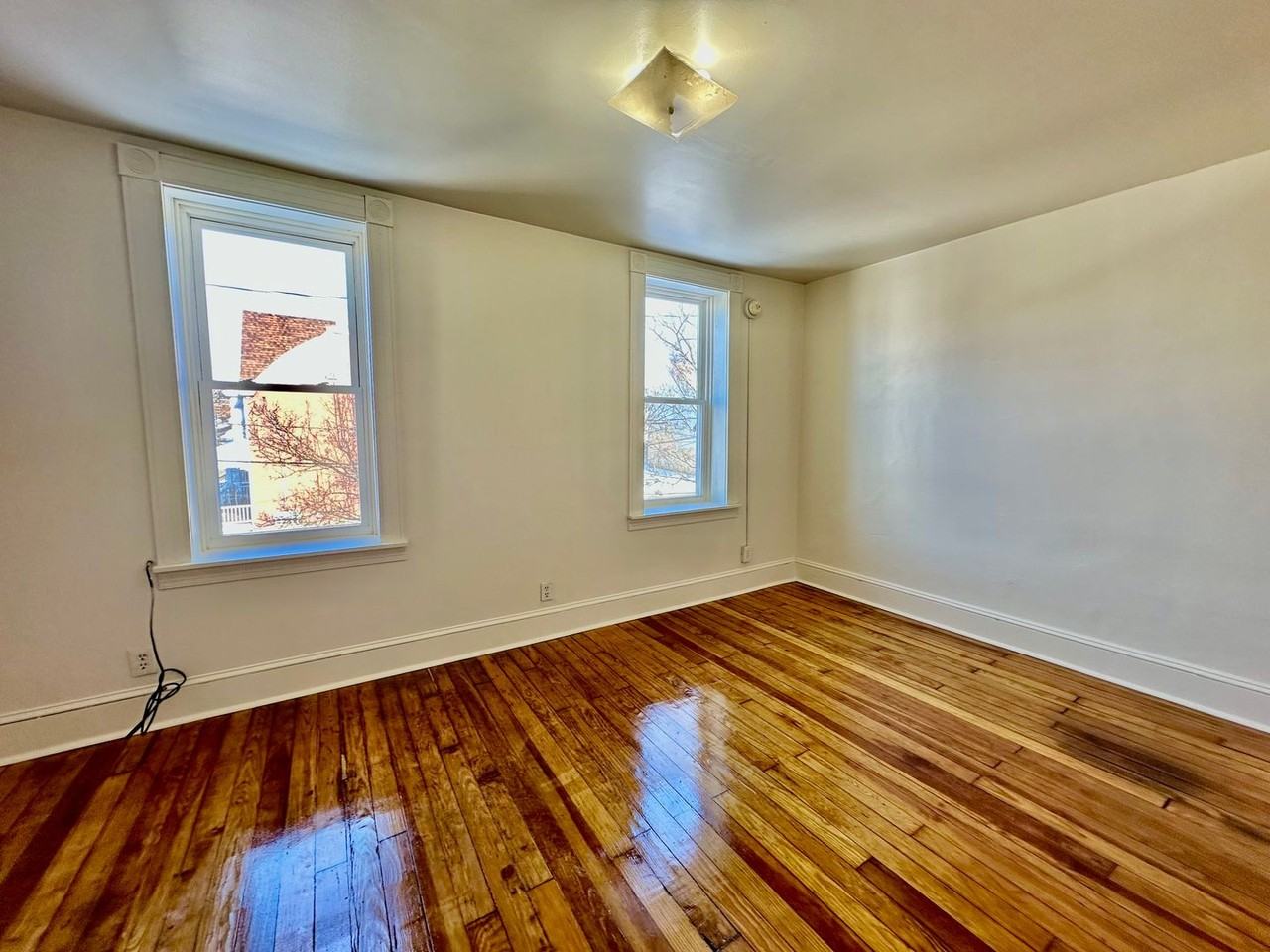 704 E End Ave - Photo 7 of 8