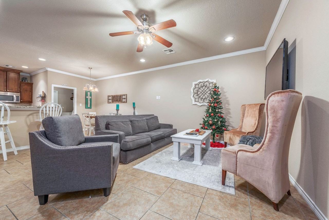 3630 Kenyon Dr - Photo 5 of 25