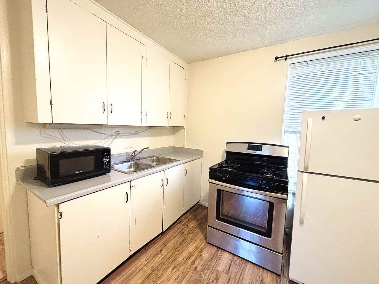 560 S 600 E #7 - Photo 3 of 25