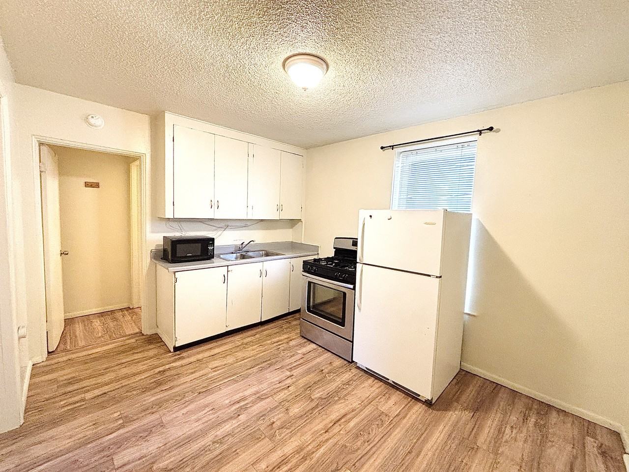 560 S 600 E #7 - Photo 4 of 25