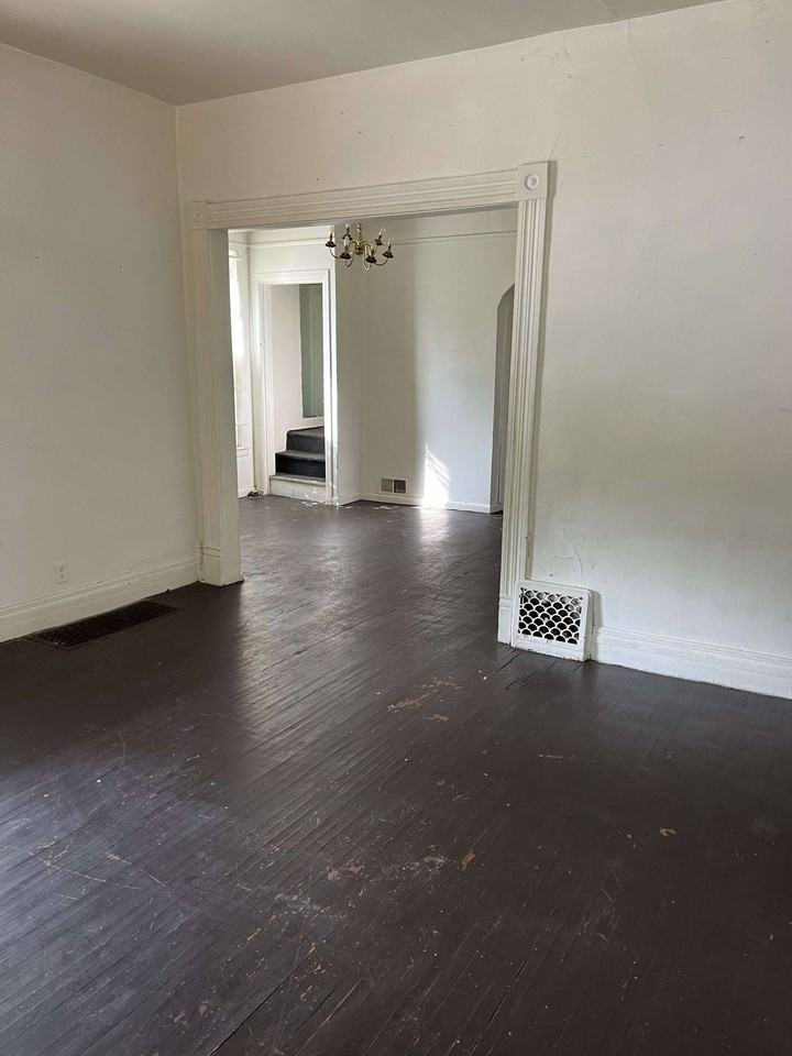 1334 W Market St #1 - Photo 3 of 9