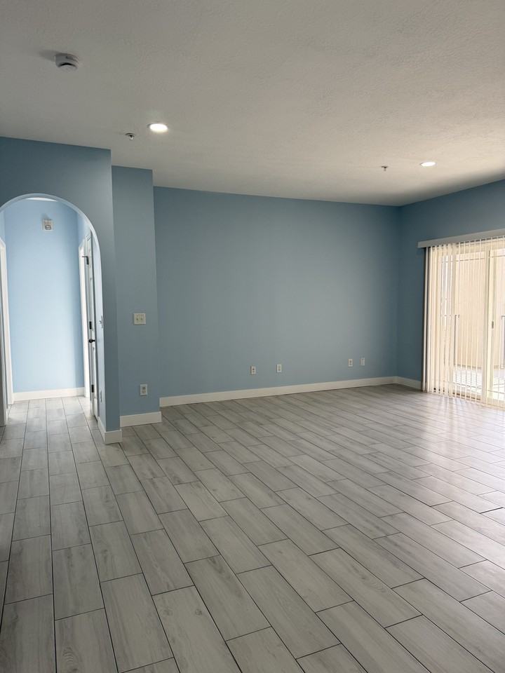 6341 W Passenger Ln #4 - Photo 2 of 18