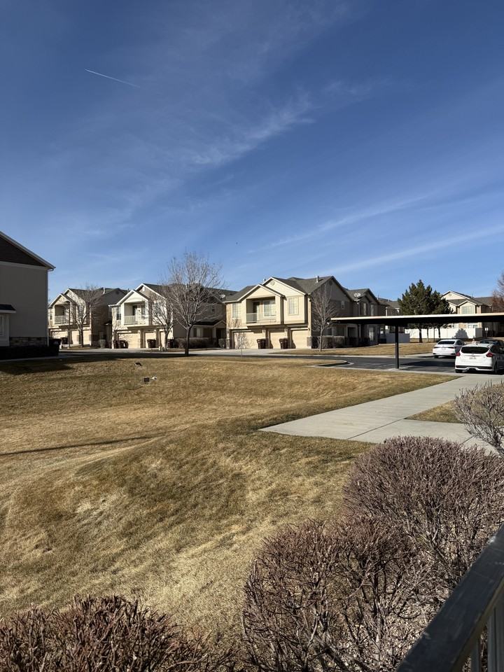 6341 W Passenger Ln #4 - Photo 3 of 25