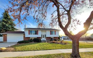 featured image of 2694 E Teal Way