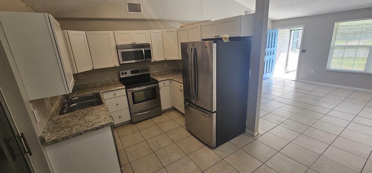 3501 Seven Springs Blvd #1 - Photo 5 of 24