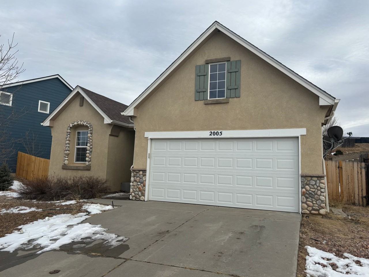 2005 Meadowbrook Pkwy - Photo 2 of 16