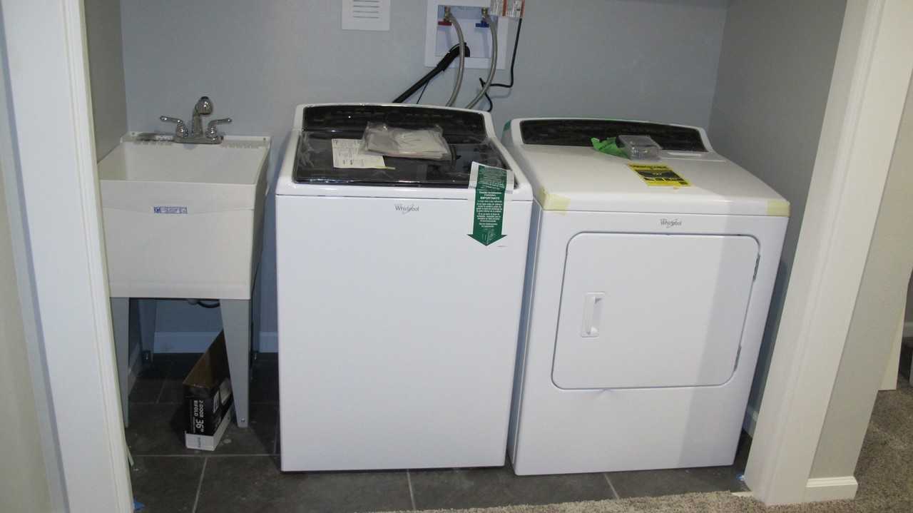 373 S Dover Ave - Photo 5 of 8