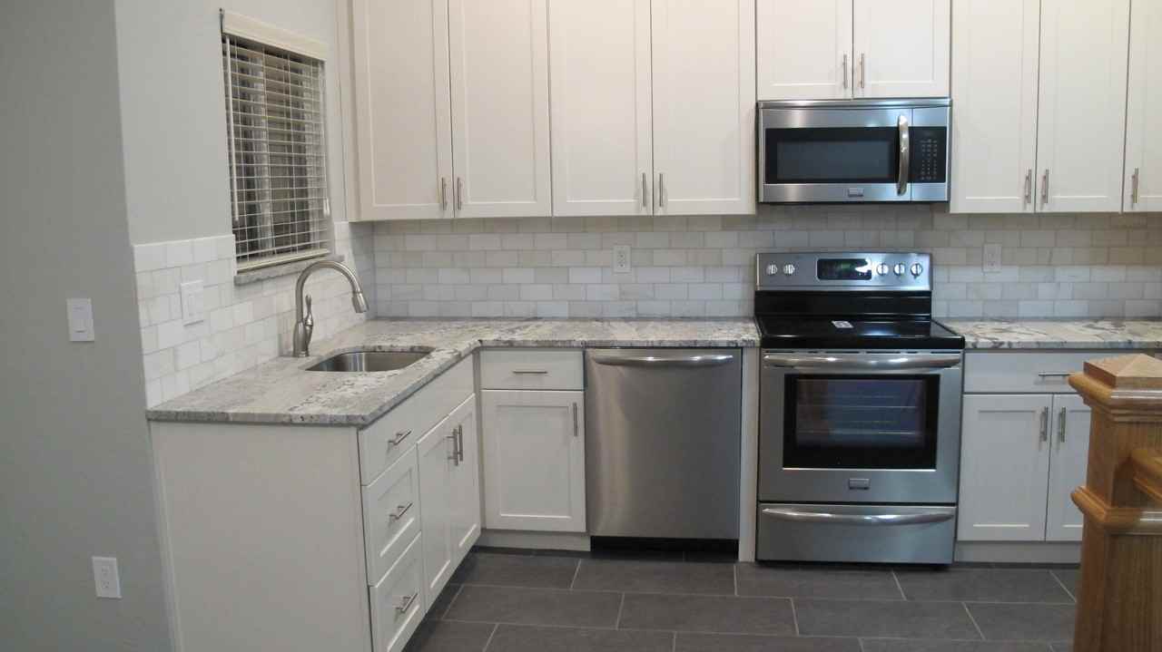 373 S Dover Ave - Photo 7 of 8