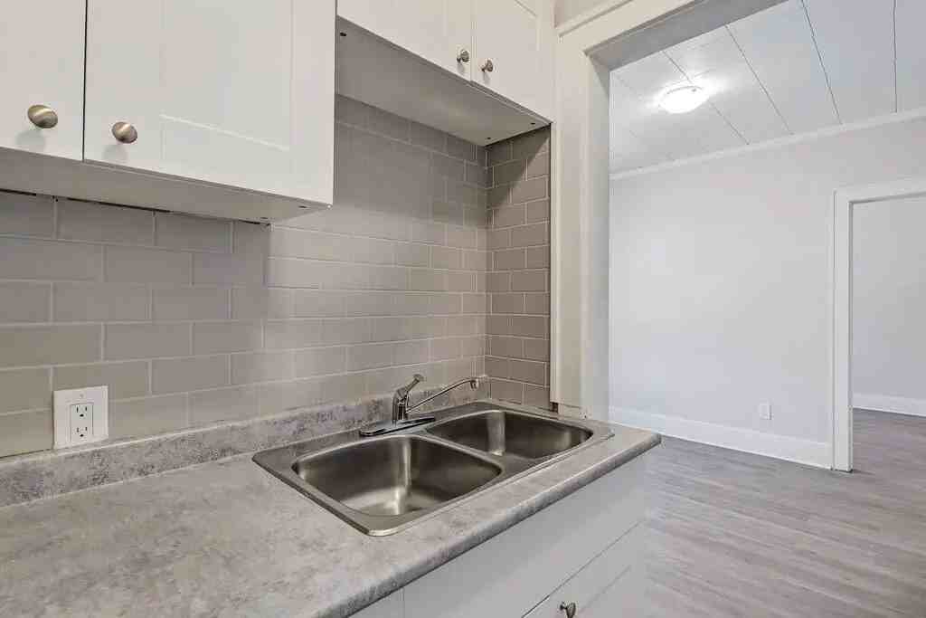 Granville Apartments - Photo 5 of 23
