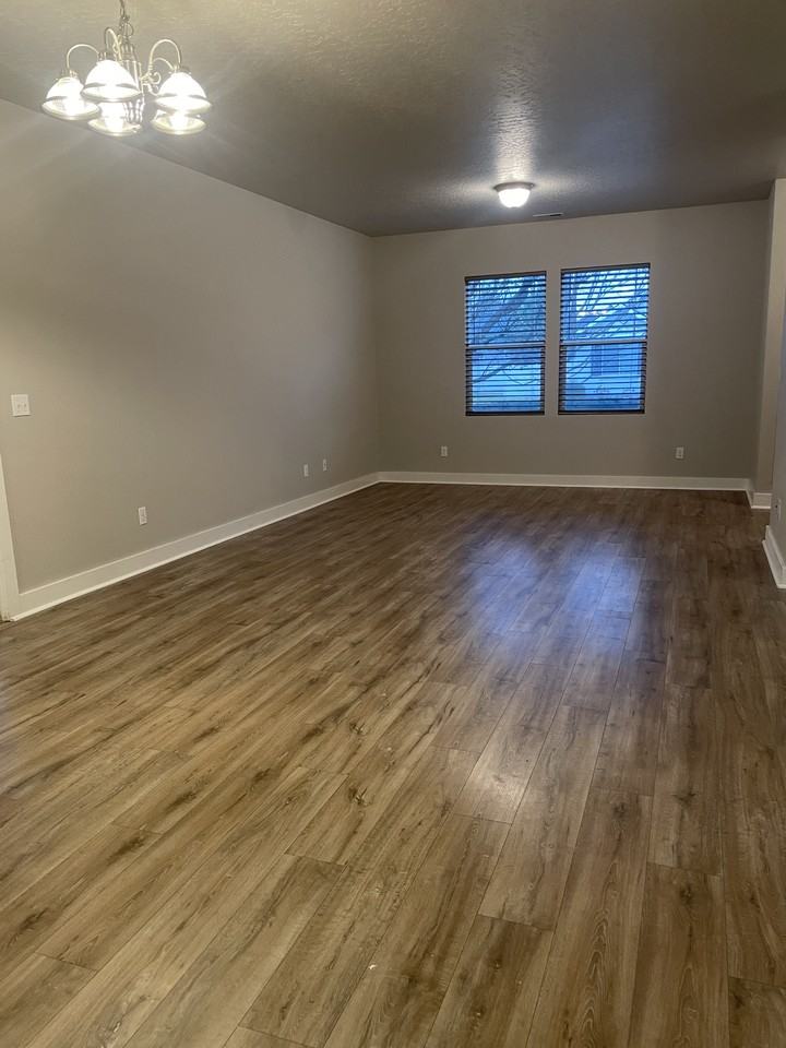 447 N Baxter Way #1 - Photo 4 of 33