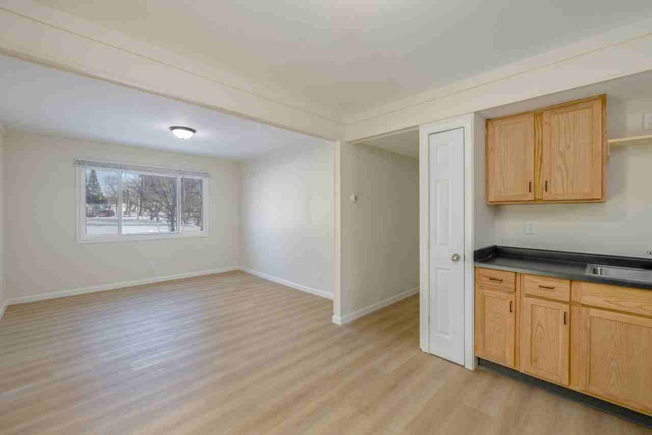 811 Elm St - Photo 2 of 13