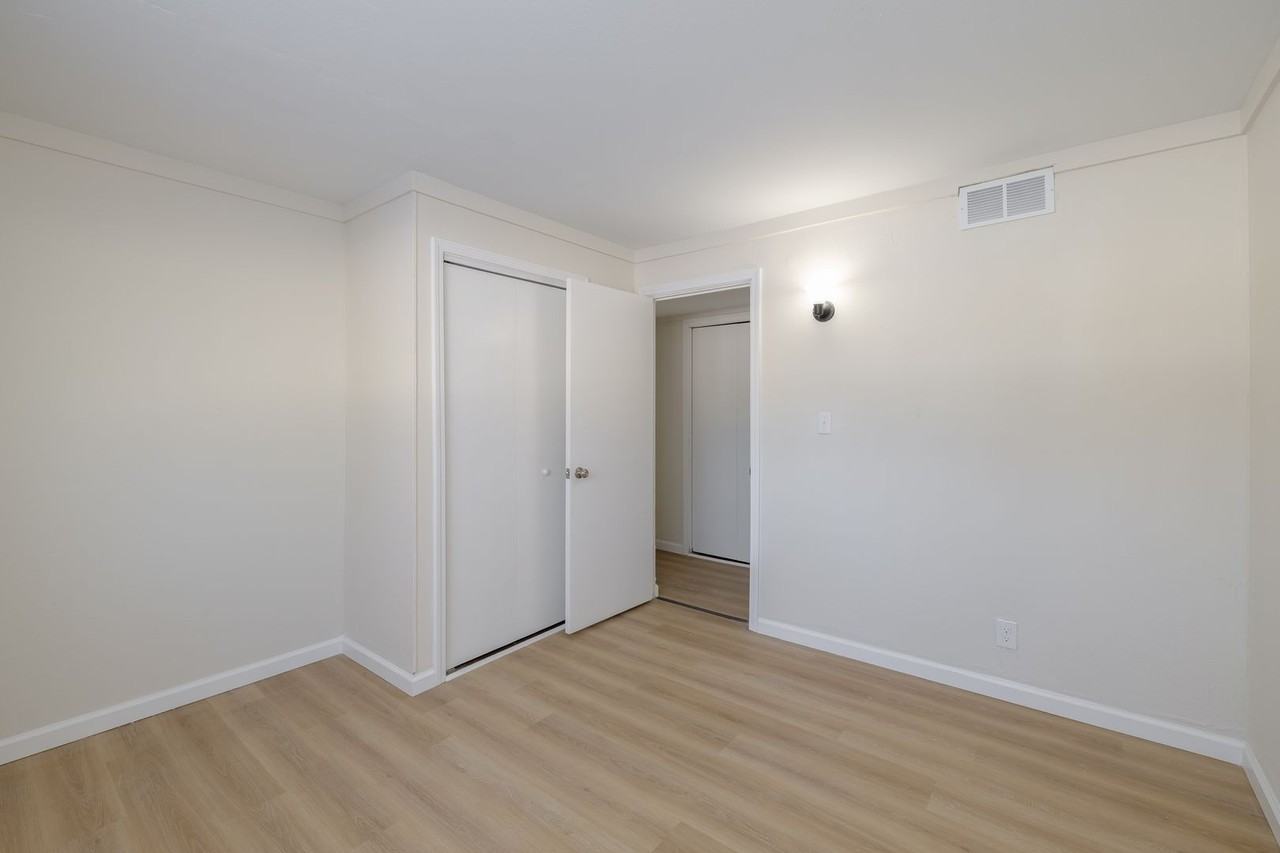 811 Elm St - Photo 3 of 13