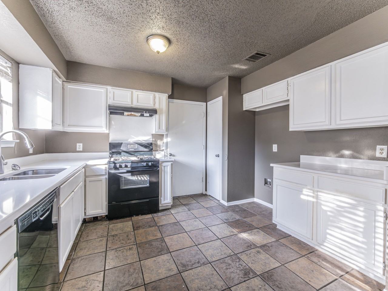 13806 Letti Ln #1 - Photo 6 of 26