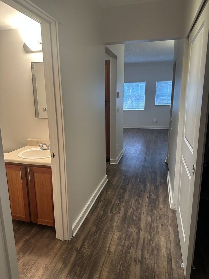 Post Alley Court - Photo 6 of 23