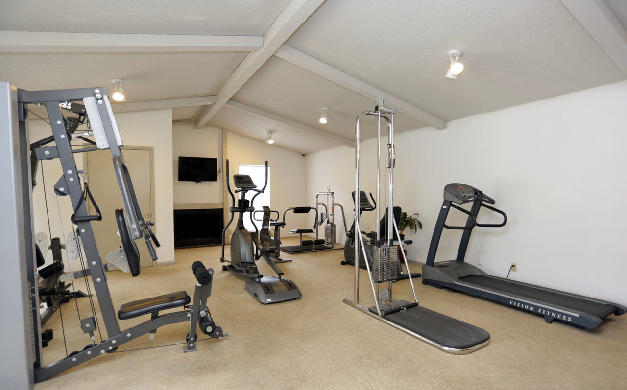 Lakewood Gardens - Photo 4 of 7