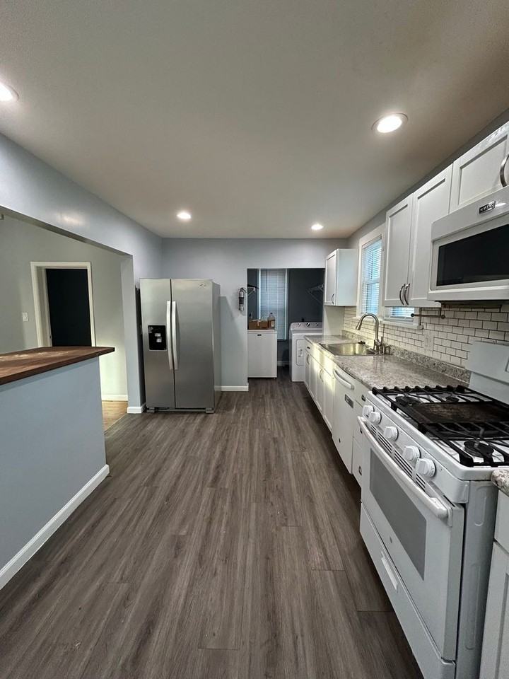 4741 S 19th St - Photo 4 of 33