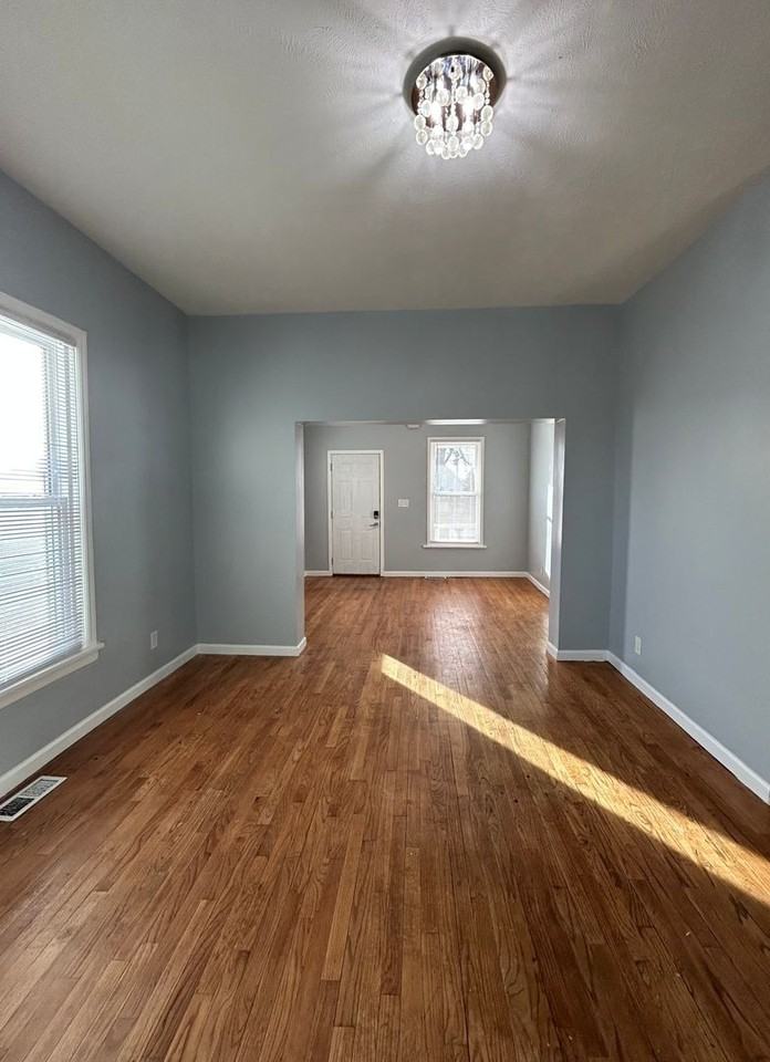 4741 S 19th St - Photo 6 of 33