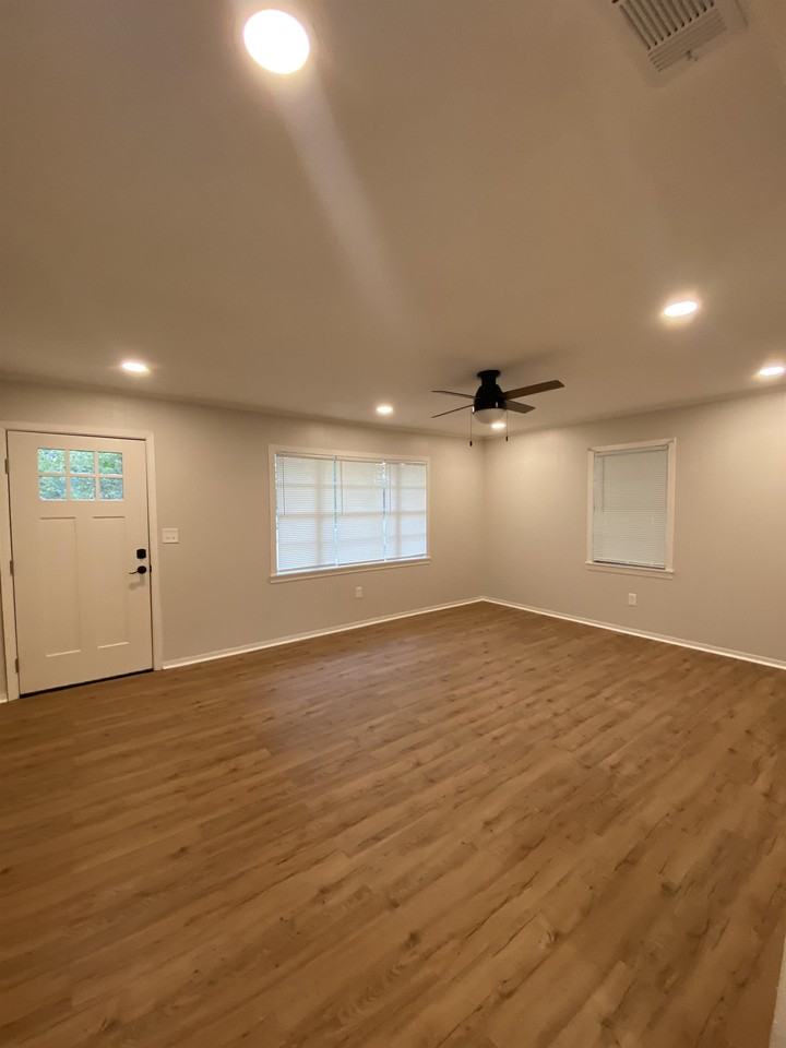 1610 W Frank St #1 - Photo 2 of 16