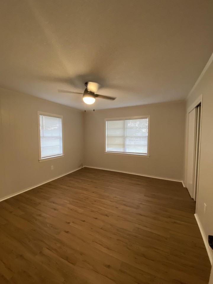 1610 W Frank St #1 - Photo 7 of 16