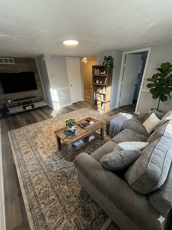 3143 Collins St #1108SAWYER - Photo 6 of 9