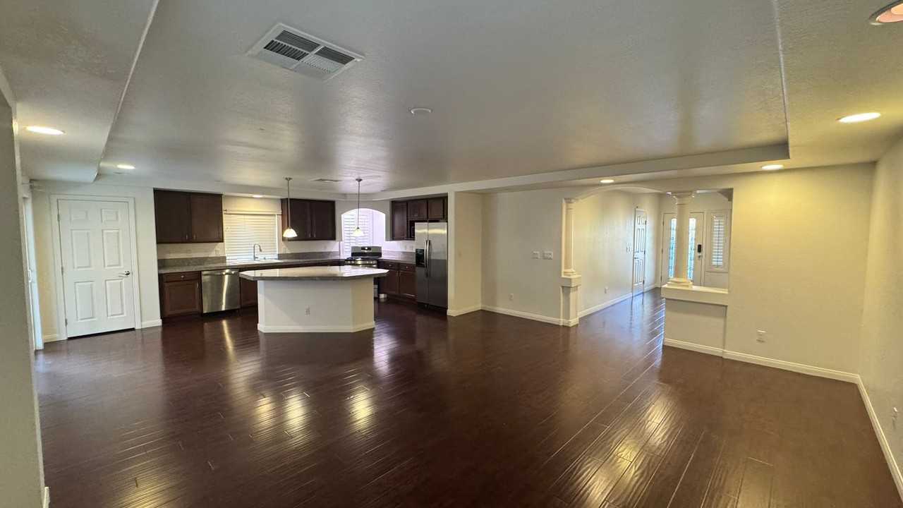 6719 Treble Clef Ave - Photo 4 of 34