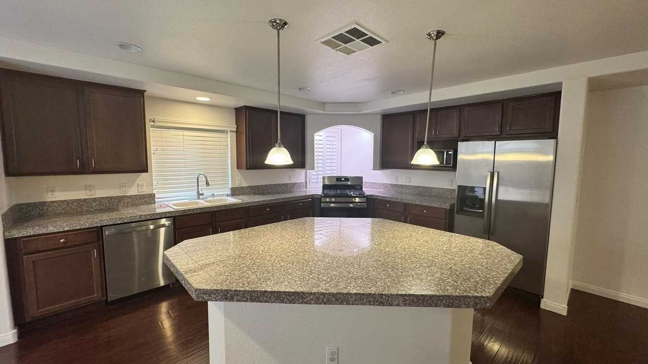 6719 Treble Clef Ave - Photo 6 of 34