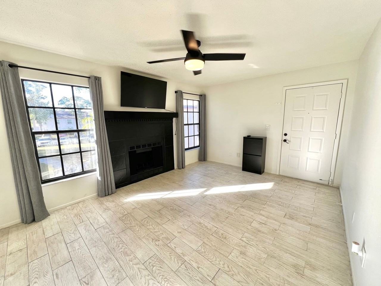 2981 Bonaventure Cir #201 - Photo 3 of 24