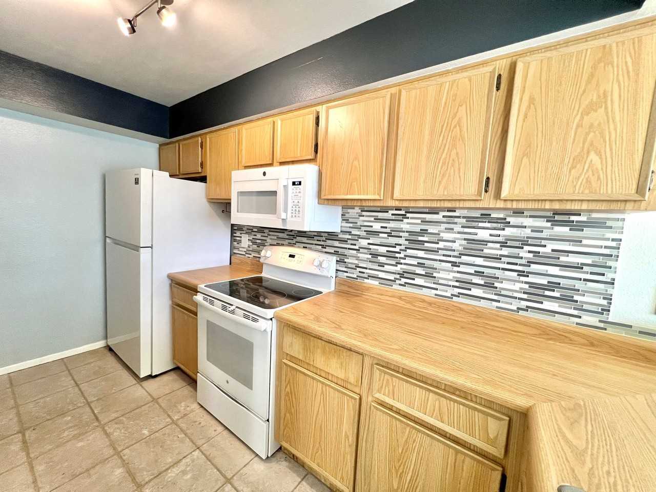 2981 Bonaventure Cir #201 - Photo 4 of 24