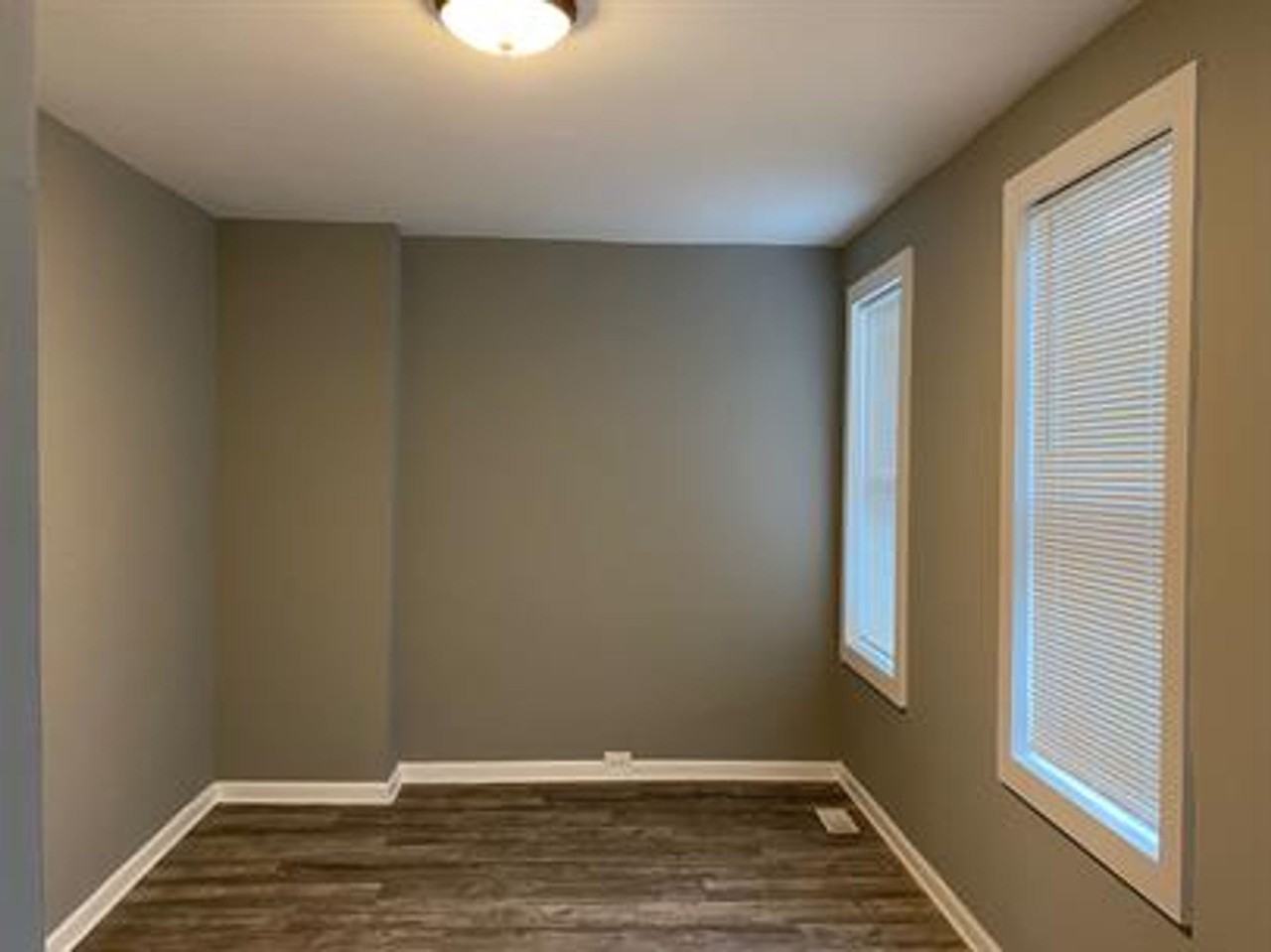 2922 Grantley Avenue - Photo 2 of 11