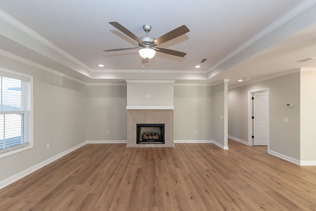 213 Brookestone Dr - Photo 2 of 12